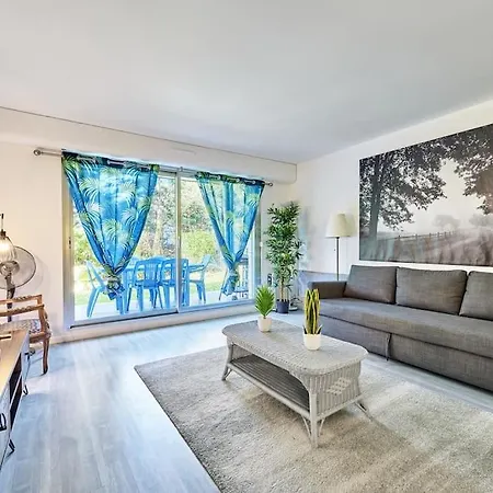 Apartamento Charming 2br Private Garden, 5mintobeach
