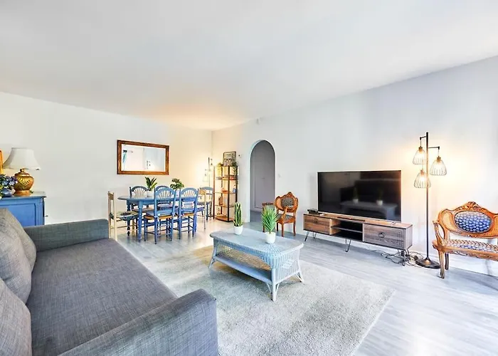 Charming 2br Private Garden, 5mintobeach