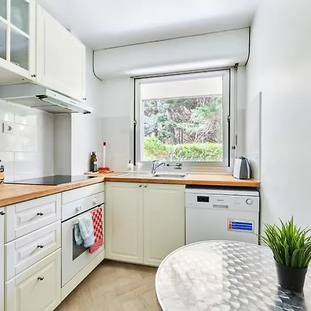 Charming 2br Private Garden, 5mintobeach Apartment Deauville